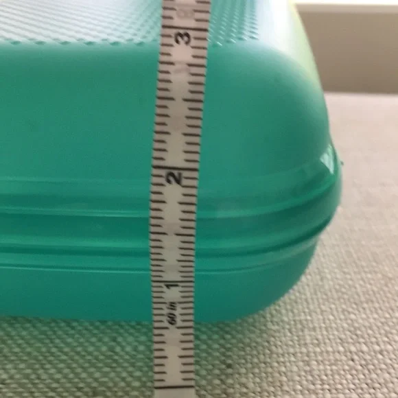 Tupperware Container - Picture 9 of 9